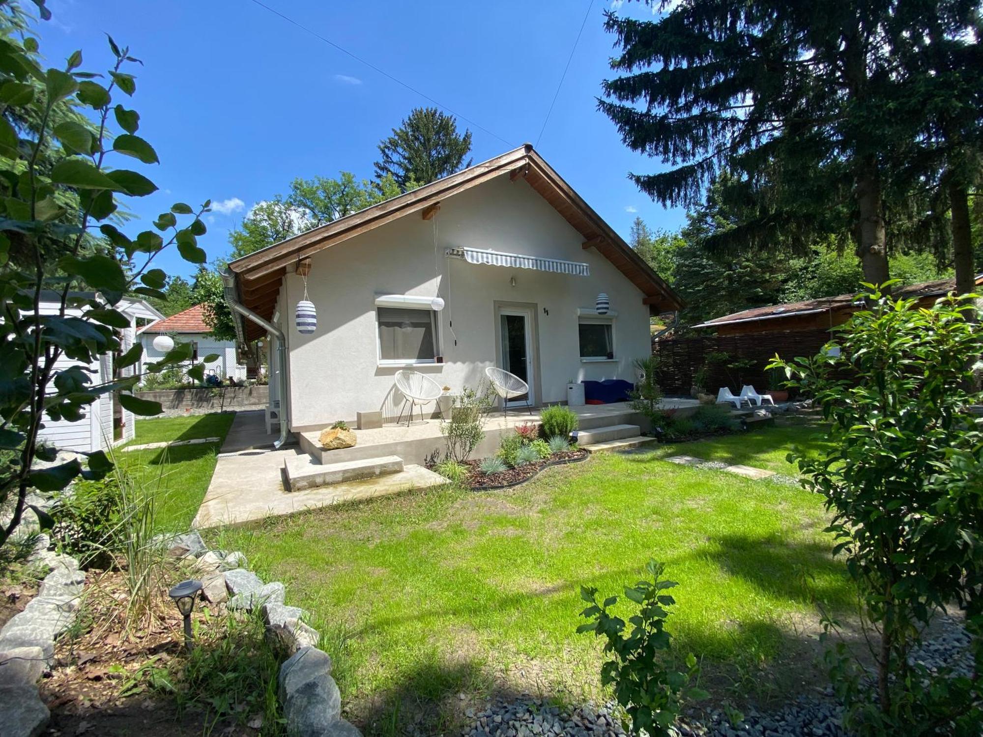 Marika Vendeghaz Villa Szigetmonostor Exteriör bild